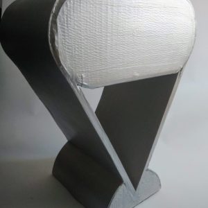 Table de chevet gris argent au pied en V