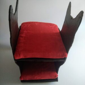 Maison pour chat noire et rouge